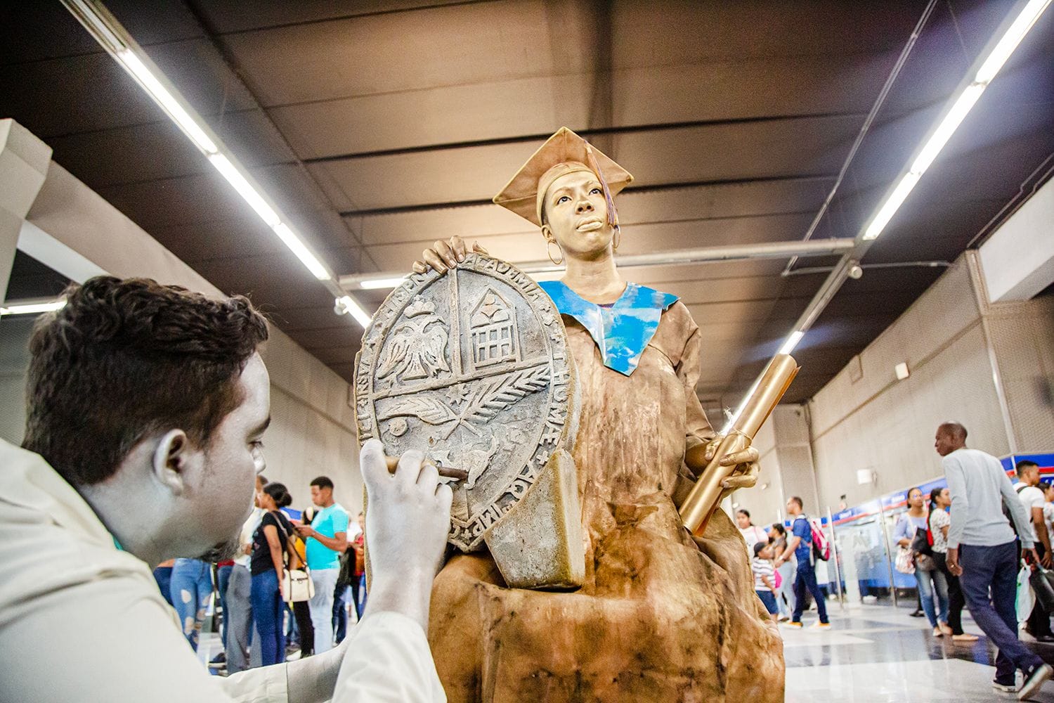 Metro de Santo Domingo invita a disfrutar de la exposición de arte “Expresiones” disponible en estación María Montez