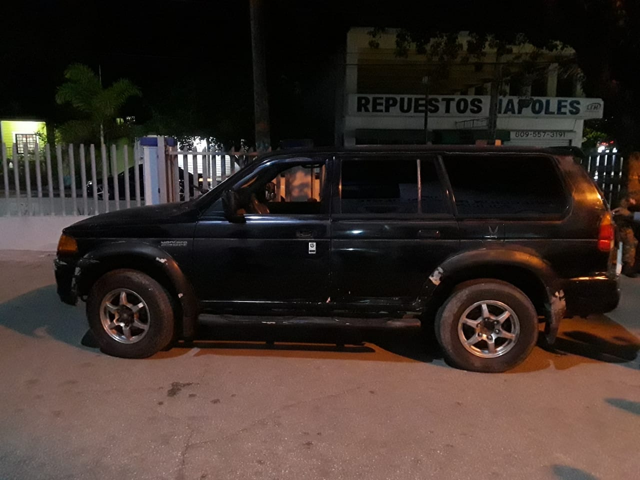 Policía detiene vehículo con 17 haitianos indocumentados en San Juan Policía detiene vehículo con 17 haitianos indocumentados en San Juan