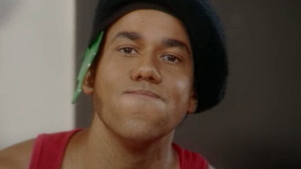 Romeo sorprende con 'Balbuena' en video de 'La suegra' y responde a la censura