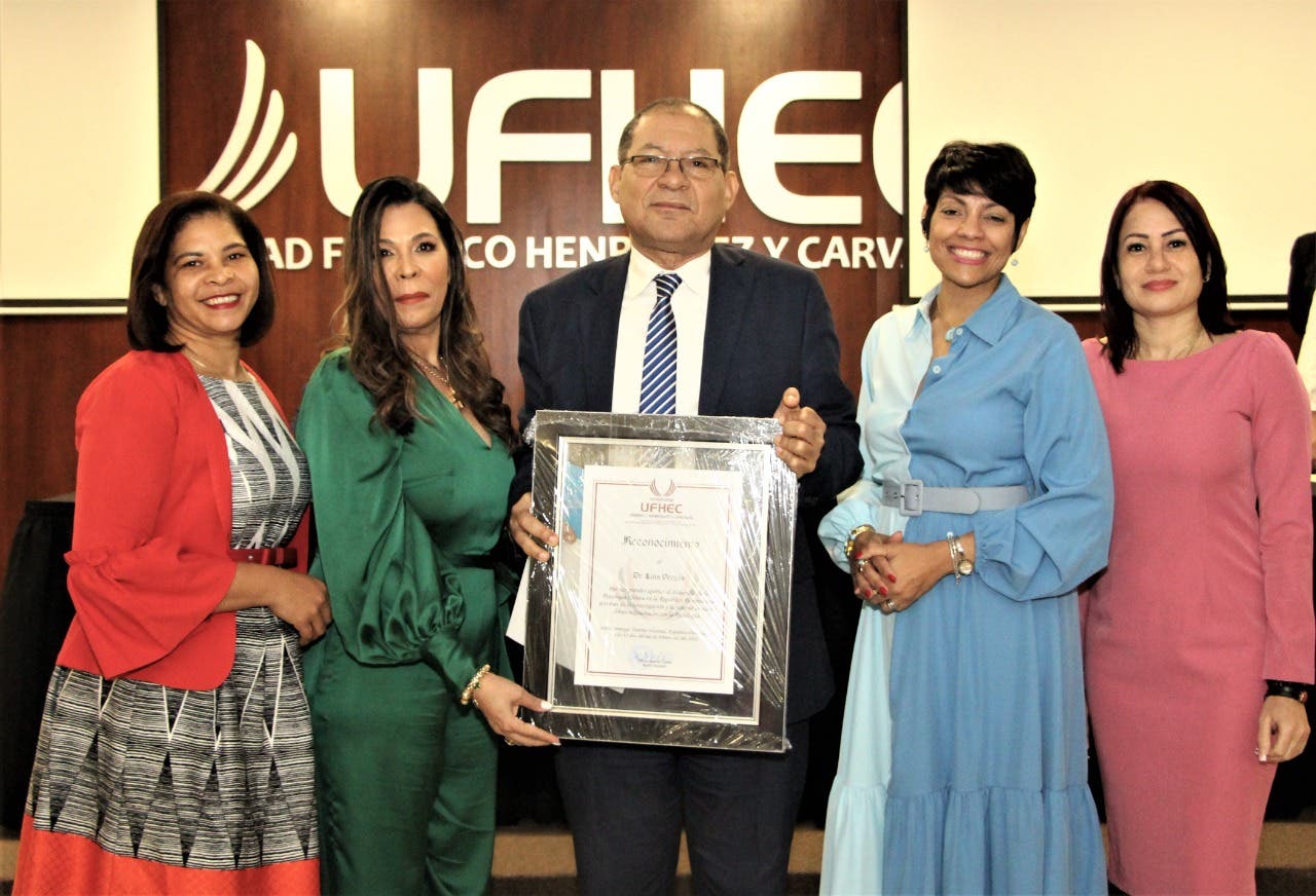 UFHEC realiza conversatorio sobre los efectos de la pandemia en la salud mental