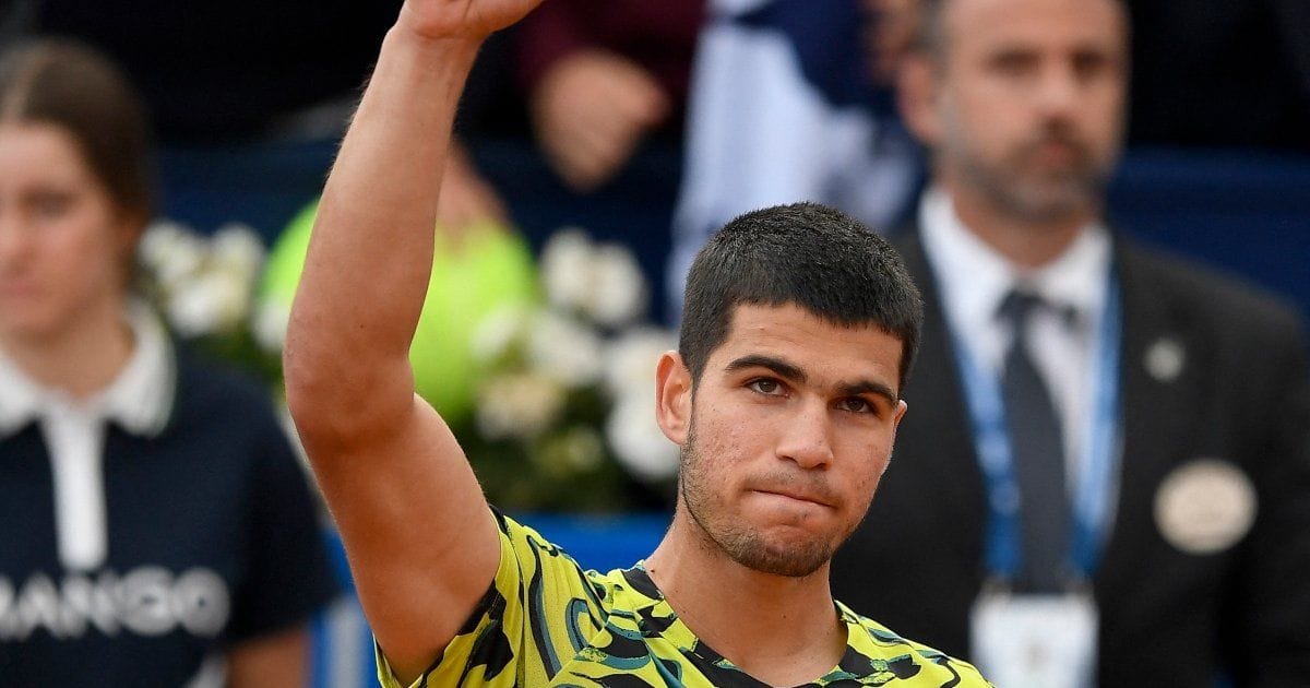Alcaraz avanza a los octavos de final del Torneo de Barcelona