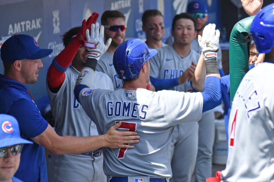 Cachorros golpean LA por 5 HR a cambio de Bellinger