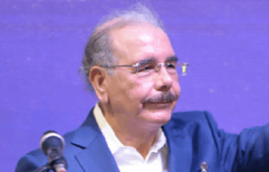 Danilo Medina viaja a EEUU para monitorear su estado de salud