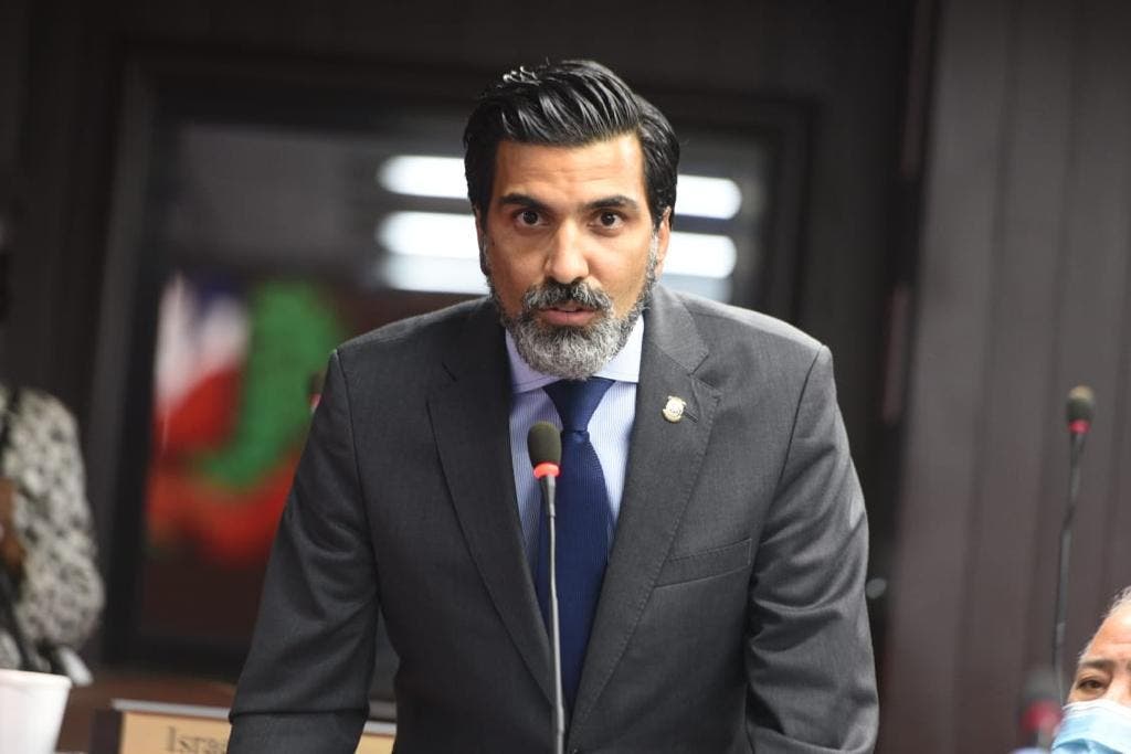Diputado presenta proyecto de ley de la Policía Municipal