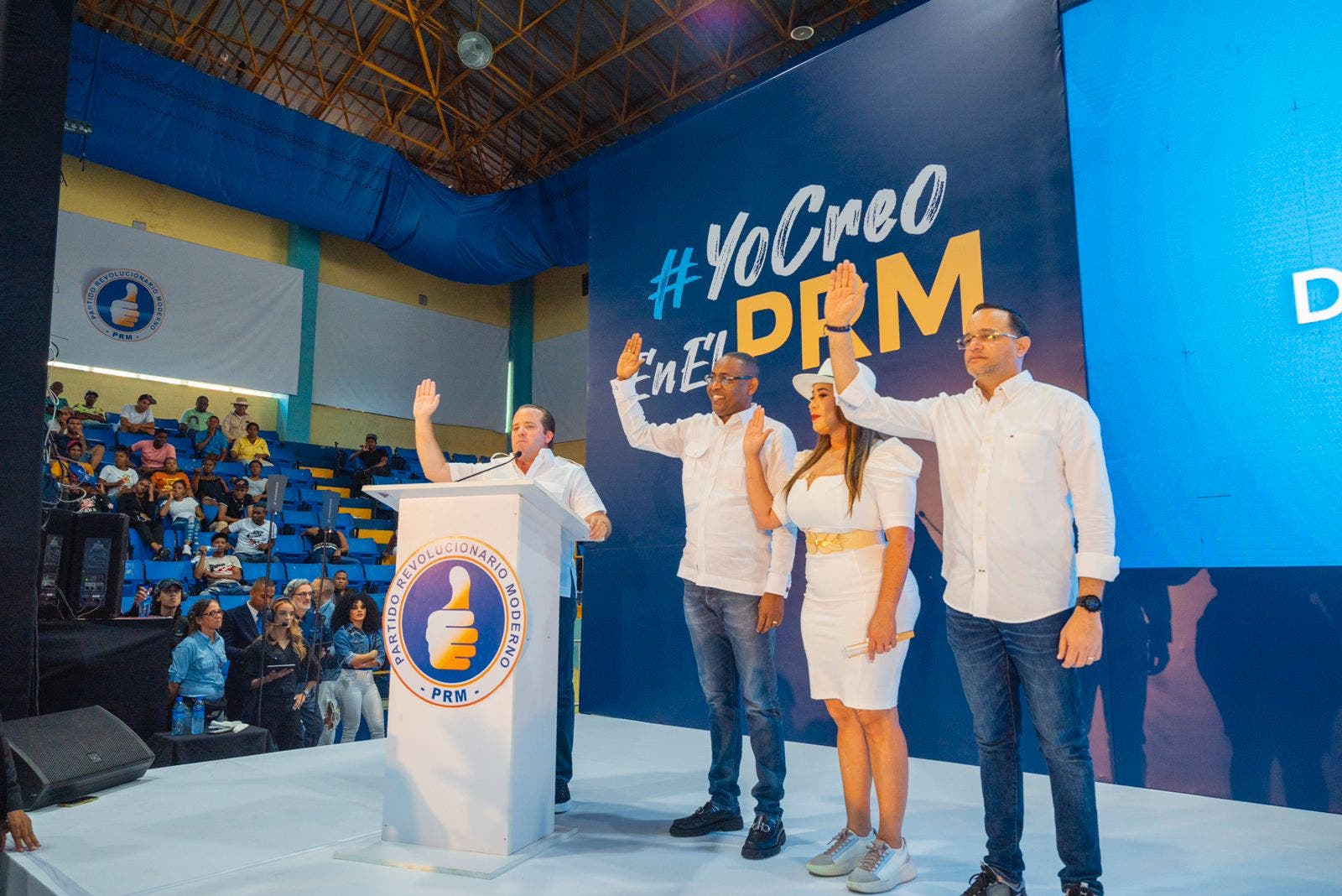 Diputado, regidor y 22 presidentes de comisiones intermedias juran en el PRM Diputado, regidor y 22 presidentes de comisiones intermedias juran en el PRM