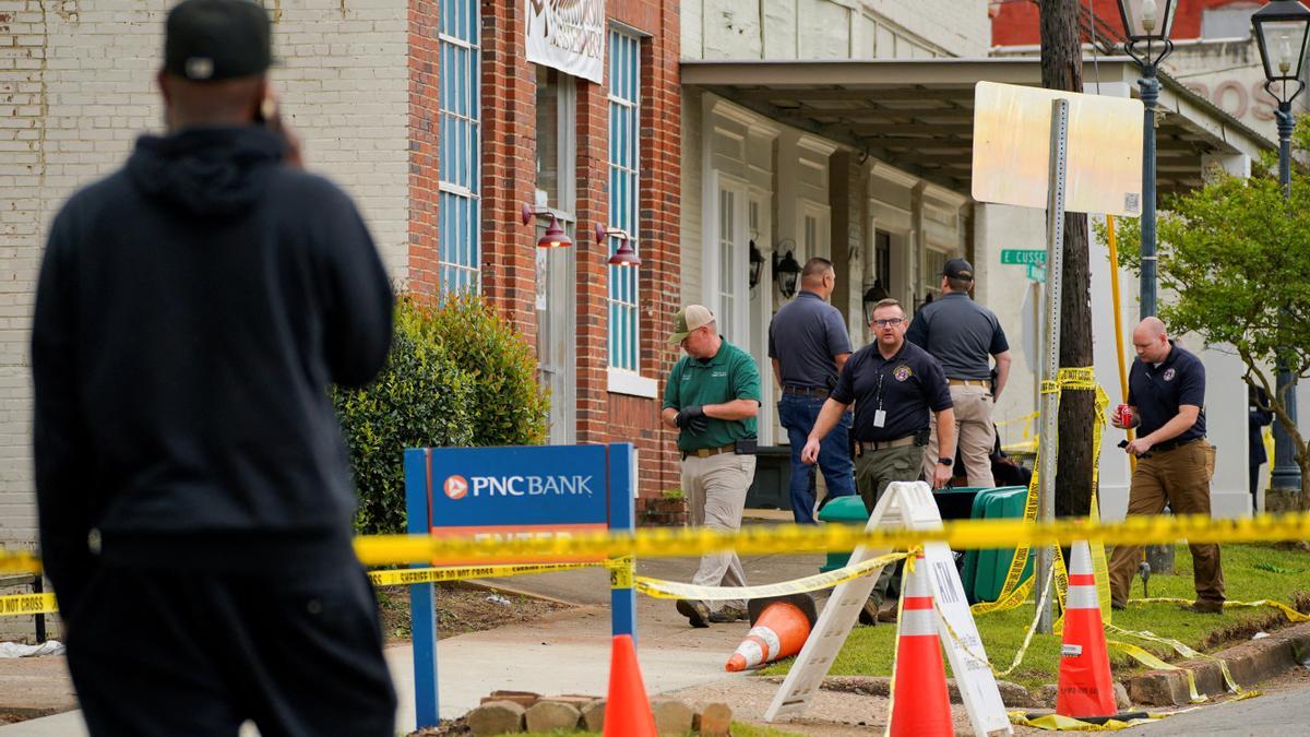 Dos adolescentes de Alabama acusados de asesinato por el tiroteo en una fiesta de Dos adolescentes de Alabama acusados de asesinato por el tiroteo en una fiesta de