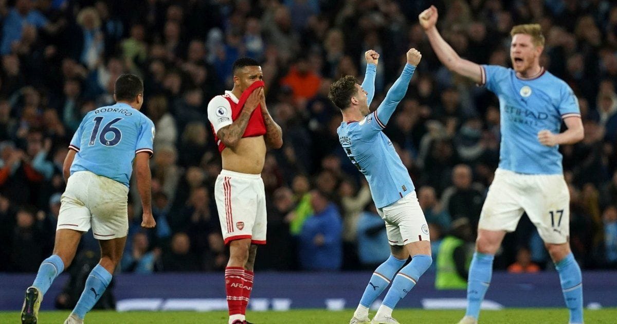 El Manchester City fulmina al Arsenal y se acerca al título