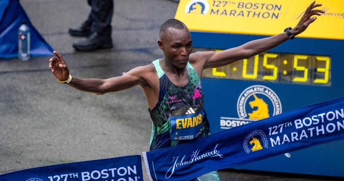 El keniano Chebet repite como ganador del maratón de Boston El keniano Chebet repite como ganador del maratón de Boston