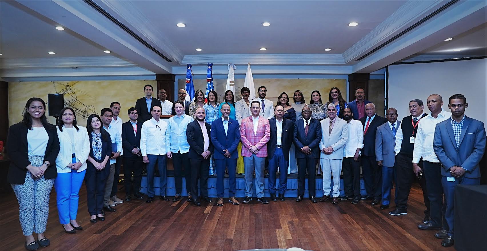 Gobierno promoverá la cultura de ahorro energética con apoyo del Gobierno de EE. UU Gobierno promoverá la cultura de ahorro energética con apoyo del Gobierno de EE. UU