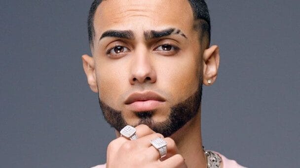 Jay wheeler lanza el álbum “Emociones 1.5” para celebrar su cumpleaños