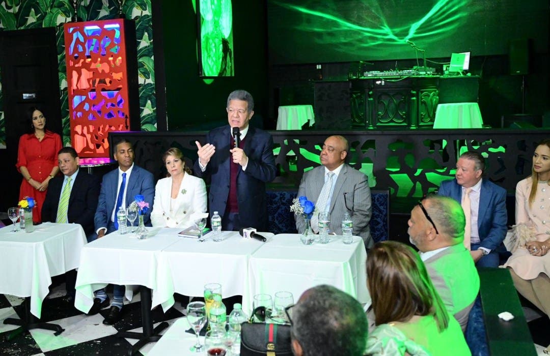 Leonel Fernández anuncia proyecto de inteligencia artificial para niños en Nueva York Leonel Fernández anuncia proyecto de inteligencia artificial para niños en Nueva York
