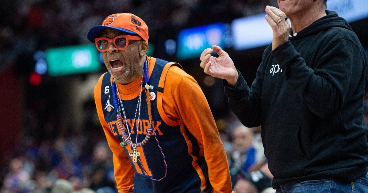 Los fanáticos de los Knicks renuevan su pasión mientras esperan a Miami