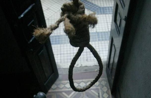 Maestra se suicida en baño de liceo en San Cristóbal