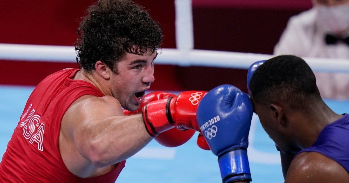 Mundial de boxeo levanta el telón en medio de un boicot
