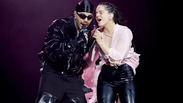 Rosalía sube la temperatura de Coachella en un show junto a Rauw Alejandro