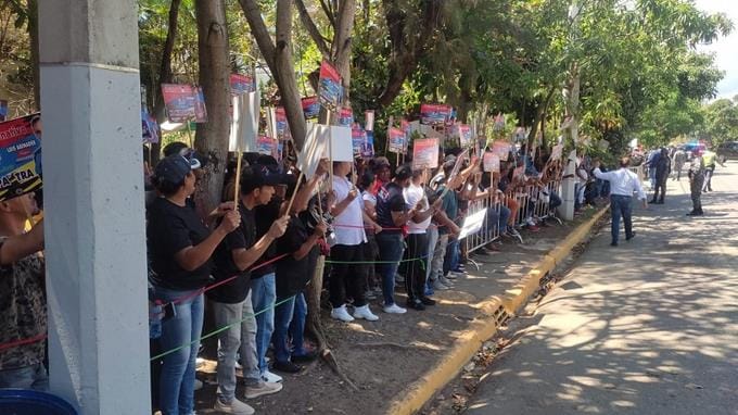 Se mantiene el proselitismo en las actividades del Presidente Se mantiene el proselitismo en las actividades del Presidente