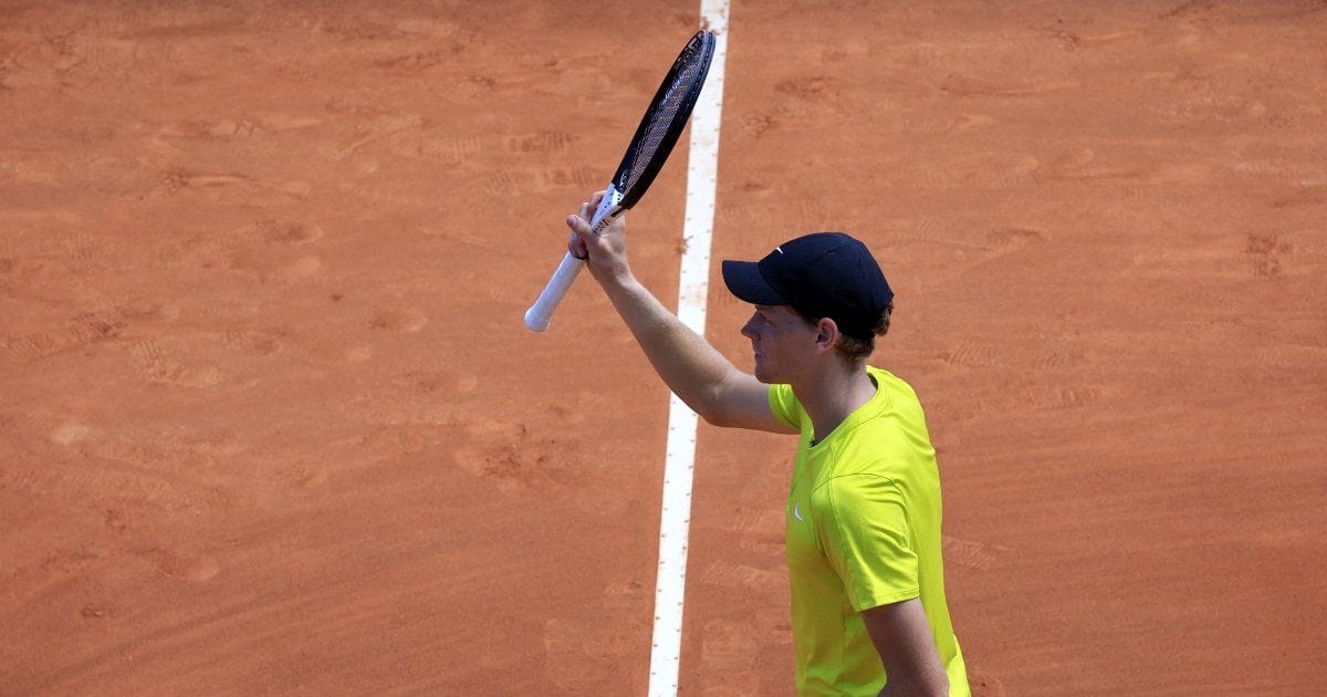 Sinner avanza y espera un posible duelo con Djokovic