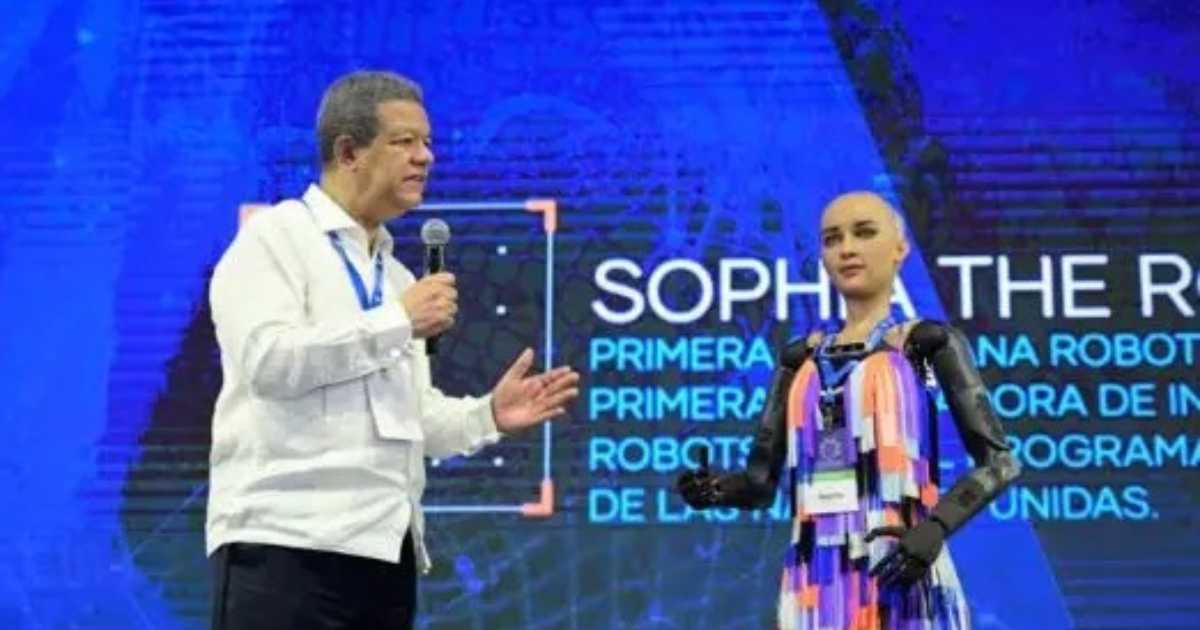 Sophia sorprende a todos con su respuesta y deja mal parado al ex presidente Sophia sorprende a todos con su respuesta y deja mal parado al ex presidente