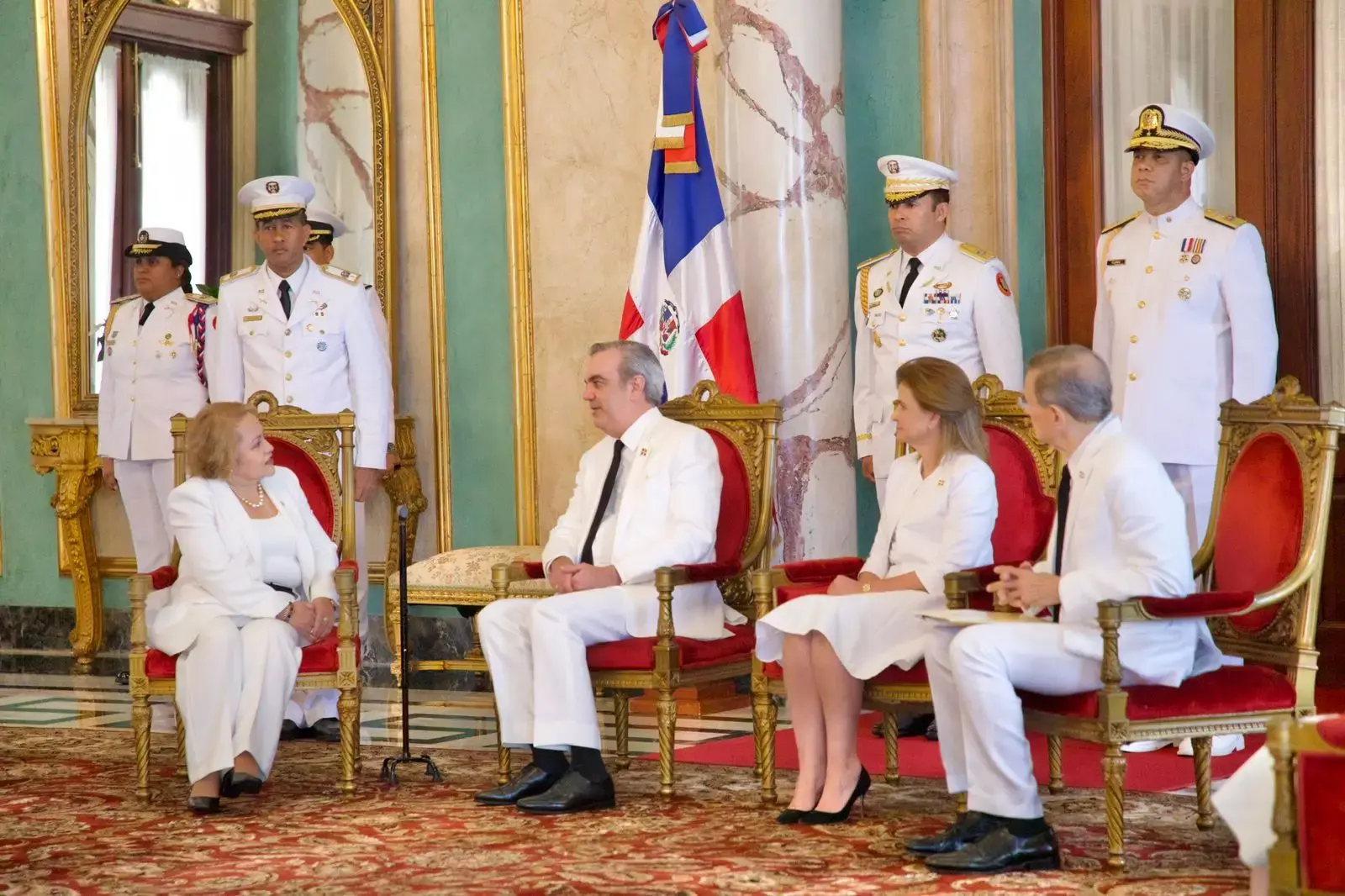 Abinader recibe credenciales de 8 embajadores Abinader recibe credenciales de 8 embajadores