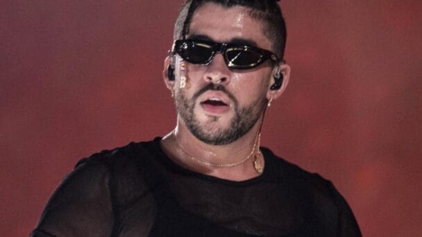 Bad Bunny dice que destronará a luchador en histórico combate en Puerto Rico