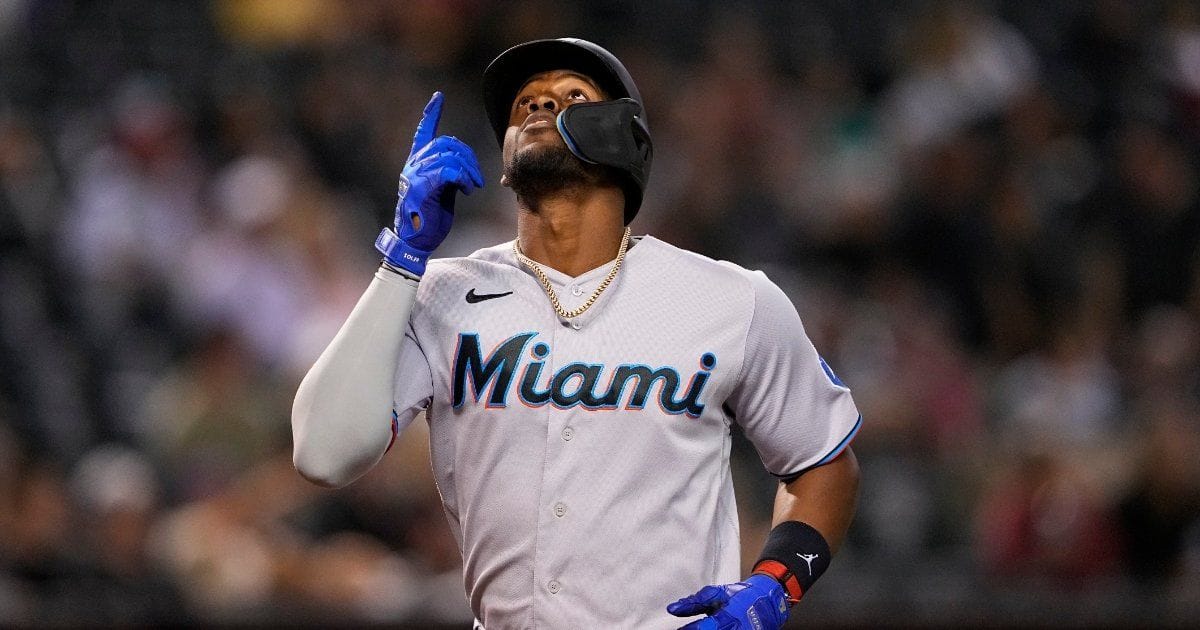 Cubano Soler hace historia en Marlins con otro jonrón Cubano Soler hace historia en Marlins con otro jonrón