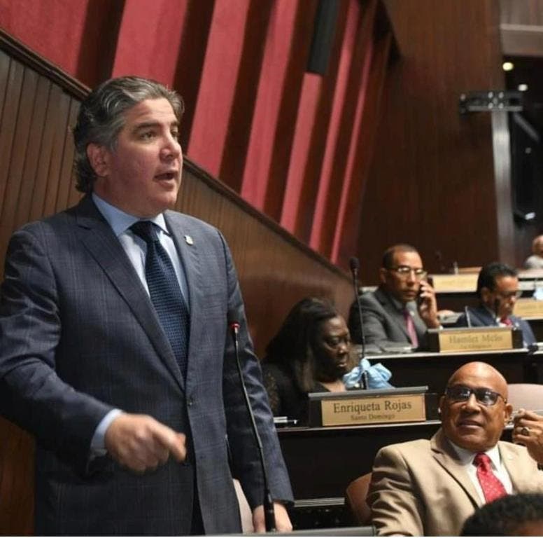 Diputado presenta proyecto para la construcción de techos en Herrera y Manoguayabo Diputado presenta proyecto para la construcción de techos en Herrera y Manoguayabo