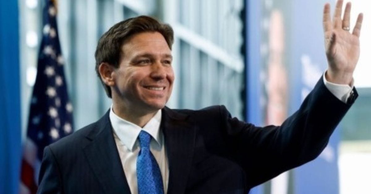 El gobernador de Florida, Ron DeSantis, ha presentado oficialmente su postulación para la investidura republicana de cara a las elecciones presidenciales de Estados Unidos en 2024. El gobernador de Florida, Ron DeSantis, ha presentado oficialmente su postulación para la investidura republicana de cara a las elecciones presidenciales de Estados Unidos en 2024.