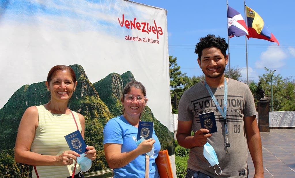 Embajada informa inicio de entrega de pasaportes a venezolanos residentes en RD Embajada informa inicio de entrega de pasaportes a venezolanos residentes en RD
