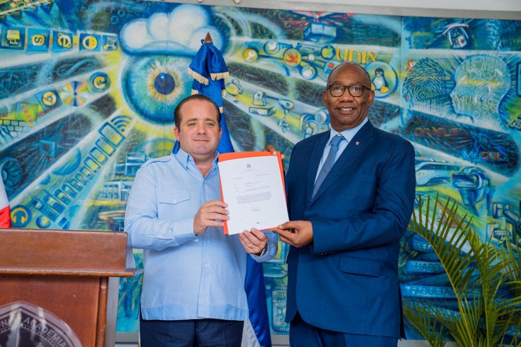 Gobierno entrega RD 148 MM para construcción de nuevos niveles en edificios de la UASD Gobierno entrega RD 148 MM para construcción de nuevos niveles en edificios de la UASD