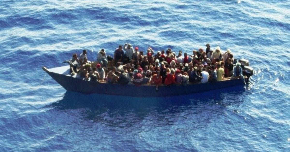Guardia Costera de EE. UU. repatría a 96 inmigrantes dominicanos y haitianos tras interceptar embarcaciones en la reserva natural de la isla de Mona Guardia Costera de EE. UU. repatría a 96 inmigrantes dominicanos y haitianos tras interceptar embarcaciones en la reserva natural de la isla de Mona