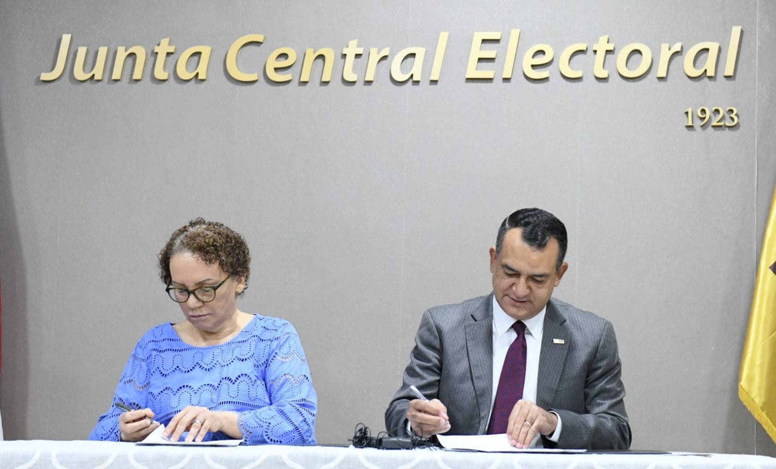 JCE y MP firman acuerdo para establecer voto carcelario en elecciones de 2024 JCE y MP firman acuerdo para establecer voto carcelario en elecciones de 2024