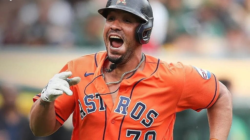 José Abreu dio su primer HR con los Astros y luego 'voló' en las bases José Abreu dio su primer HR con los Astros y luego 'voló' en las bases