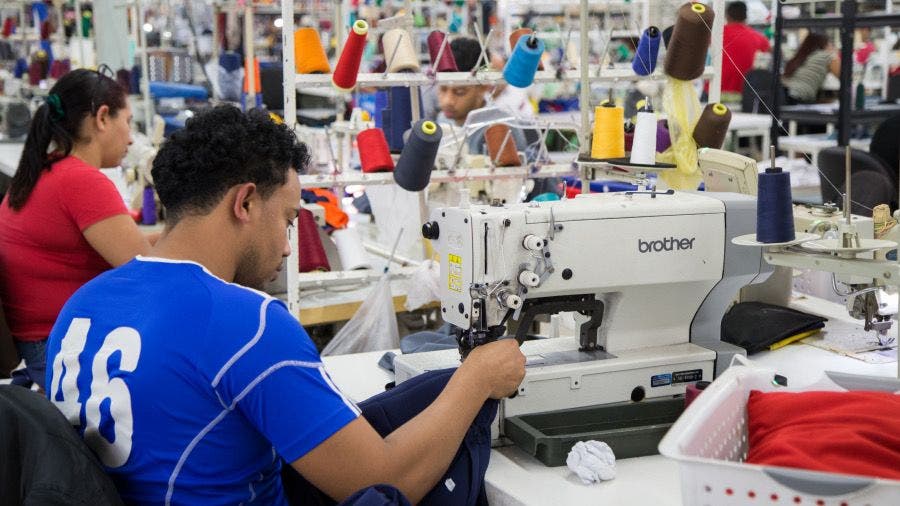 La industria textil y de calzado nacional apoya la iniciativa del INABIE La industria textil y de calzado nacional apoya la iniciativa del INABIE