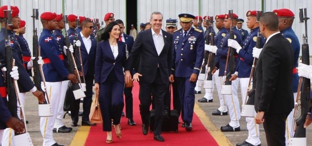 La pareja presidencial regresa al país tras participar en la coronación del rey Carlos III La pareja presidencial regresa al país tras participar en la coronación del rey Carlos III