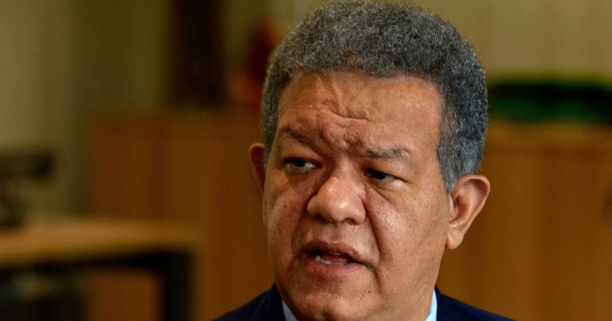 Leonel Fernández propone nuevos enfoques para contrarrestar la violencia y la delincuencia en El Salvador Leonel Fernández propone nuevos enfoques para contrarrestar la violencia y la delincuencia en El Salvador