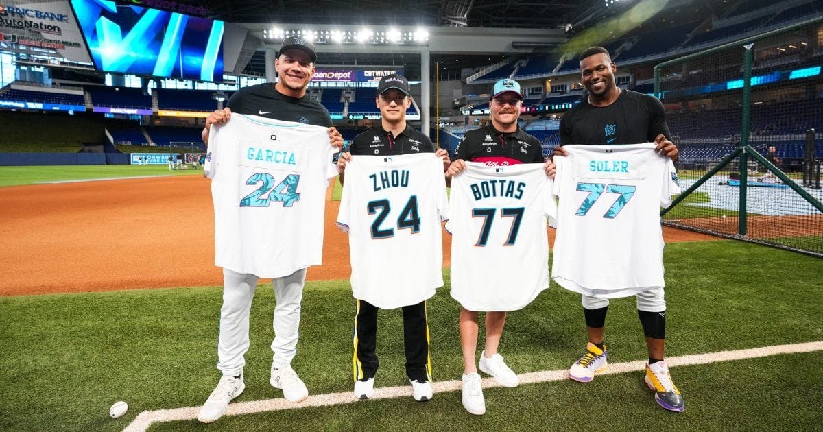 Los pilotos hacen una parada en la casa de los Miami Marlins Los pilotos hacen una parada en la casa de los Miami Marlins