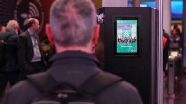 Protección de Datos multa al Mobile World Congress con 200.000 euros por el uso de reconocimiento facial