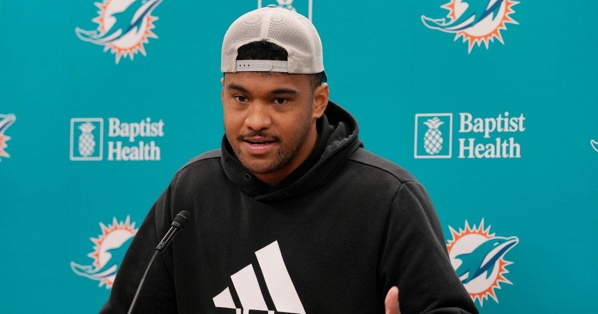 Tagovailoa sorprende con su físico en campamento de los Dolphins Tagovailoa sorprende con su físico en campamento de los Dolphins
