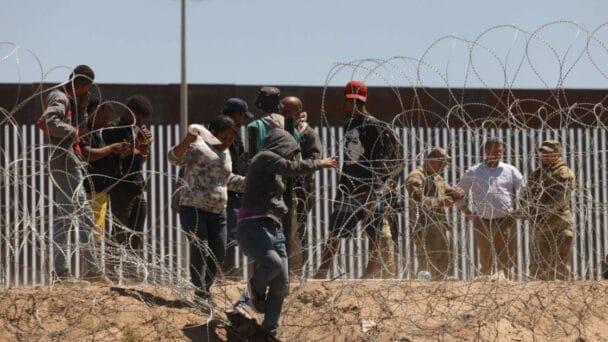 Tensión en Texas: El debate sobre la controvertida ley que permitiría a civiles arrestar a inmigrantes indocumentados