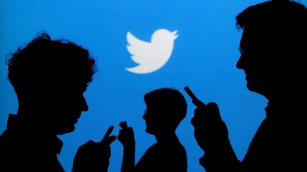 Twitter abandona código de la UE contra la desinformación