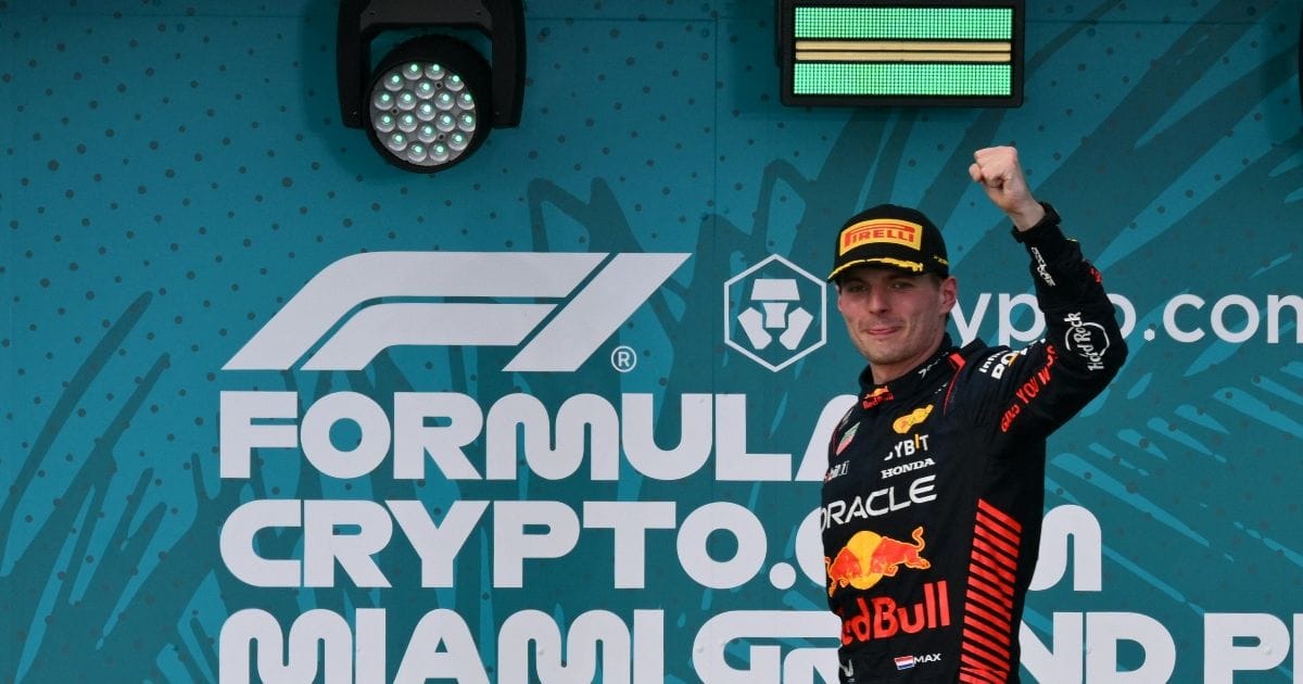 Verstappen corre con el cuchillo en la boca, Pérez y Alonso solo tienen que admirarlo Verstappen corre con el cuchillo en la boca, Pérez y Alonso solo tienen que admirarlo