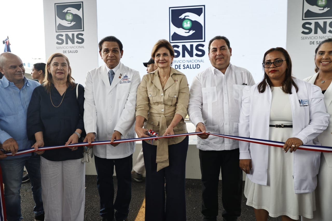 Vicepresidenta inaugura ampliación y remodelación Hospital Jima Abajo