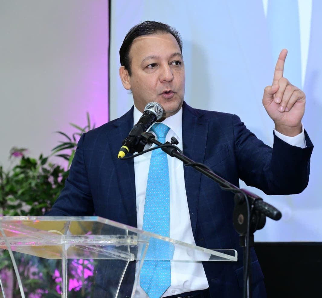 Abel Martínez: 