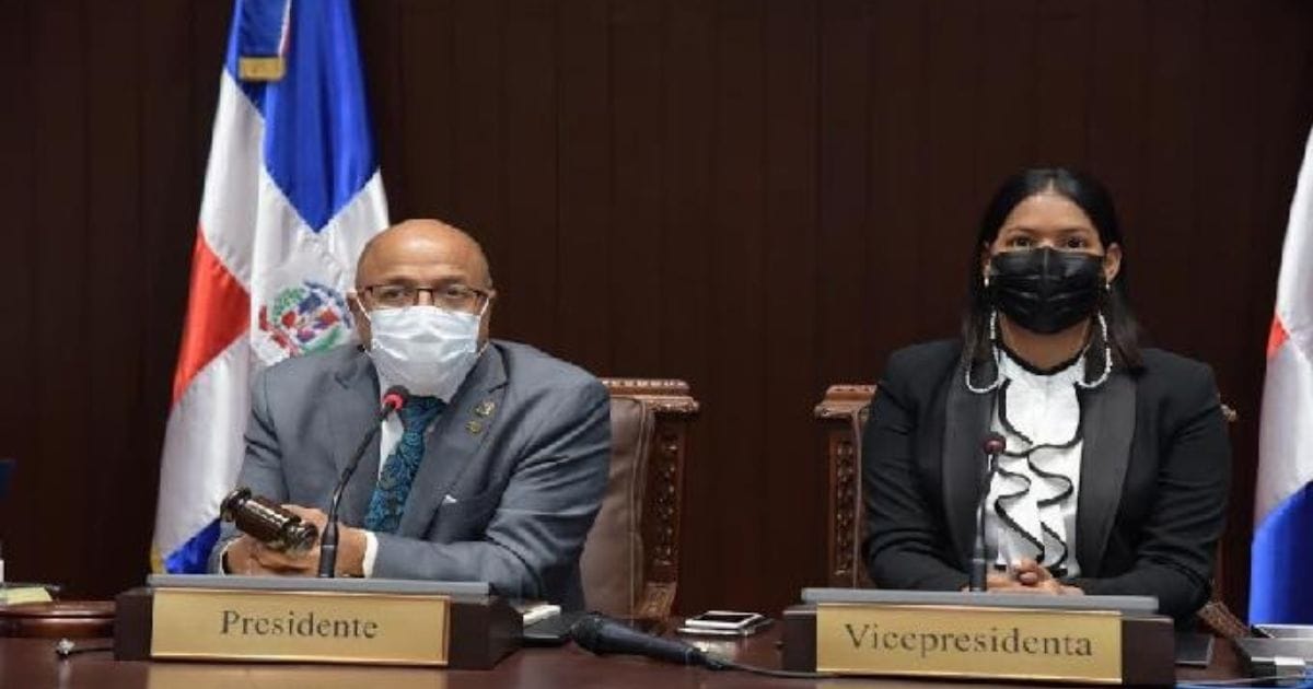 Cámara de Diputados aprueba extensión de licencia de paternidad en República Dominicana