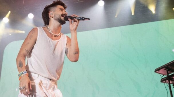 Camilo, mimado por fans en RD, cierra su gira “De adentro pa’ fuera”