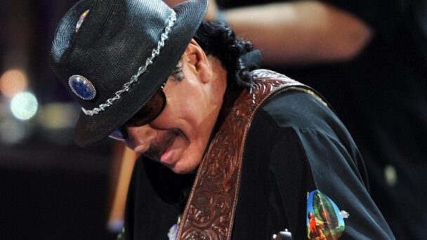 Carlos Santana revela en película, cómo fue abusado sexualmente