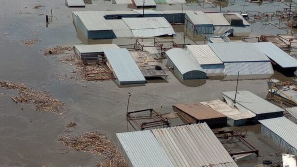 Cerca de 900 personas evacuadas tras ruptura de presa en Nueva Kajovka, Ucrania