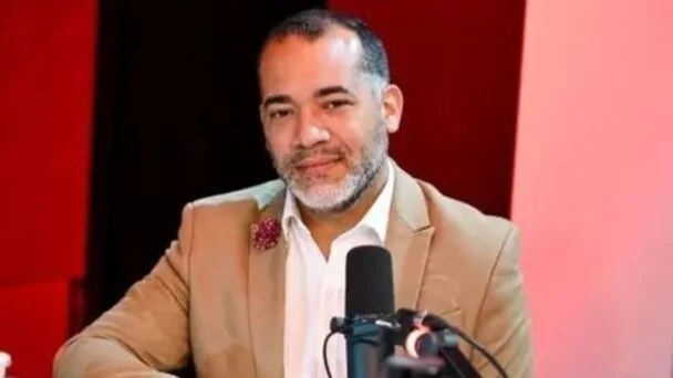 Desvinculan a José Martínez Brito del programa "Esto No Es Radio" en Alofoke 99.3 FM