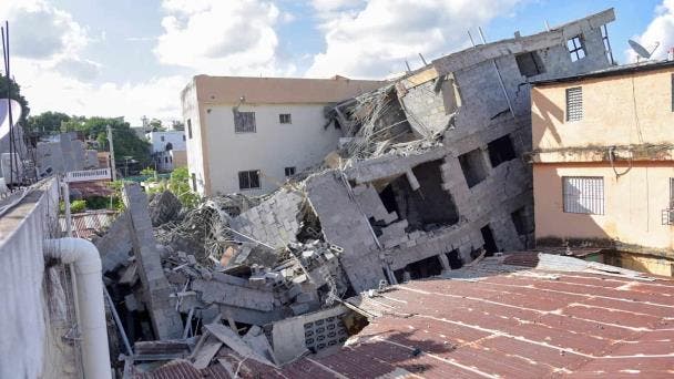 Edificio derrumbado en San Cristóbal no contaba con planos ni licencias Edificio derrumbado en San Cristóbal no contaba con planos ni licencias