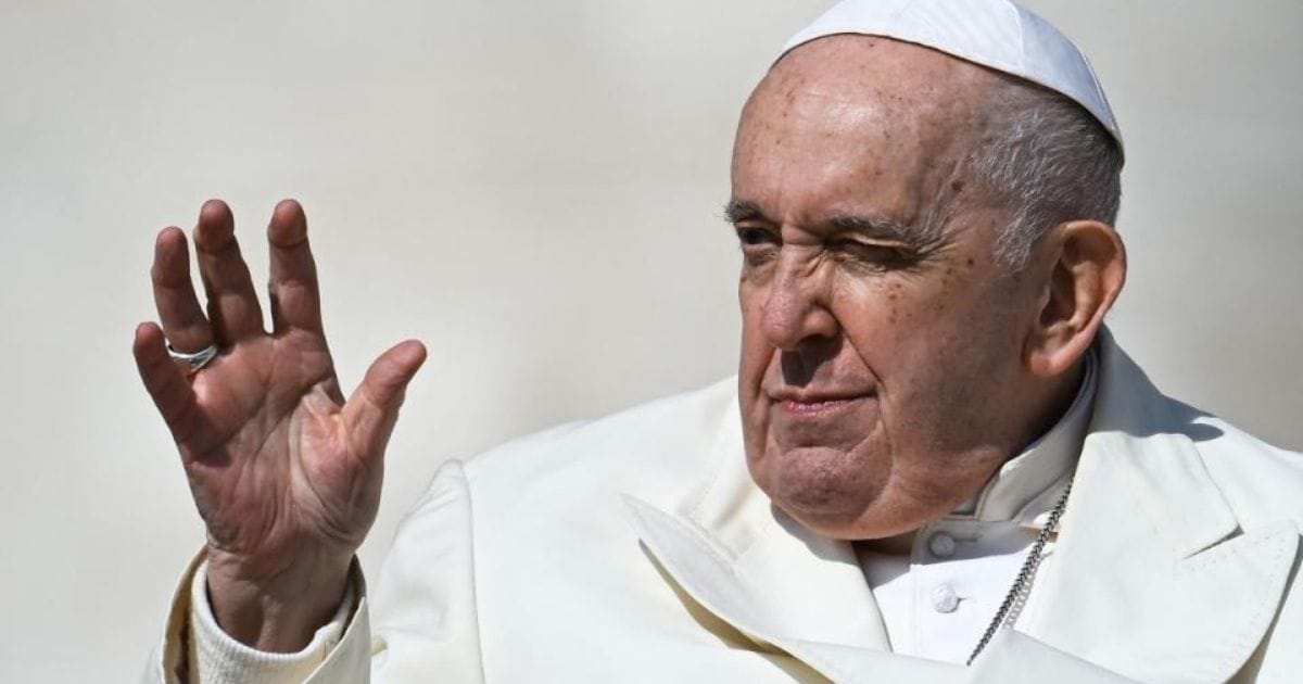 El papa Francisco se recupera favorablemente tras una operación de hernia abdominal El papa Francisco se recupera favorablemente tras una operación de hernia abdominal